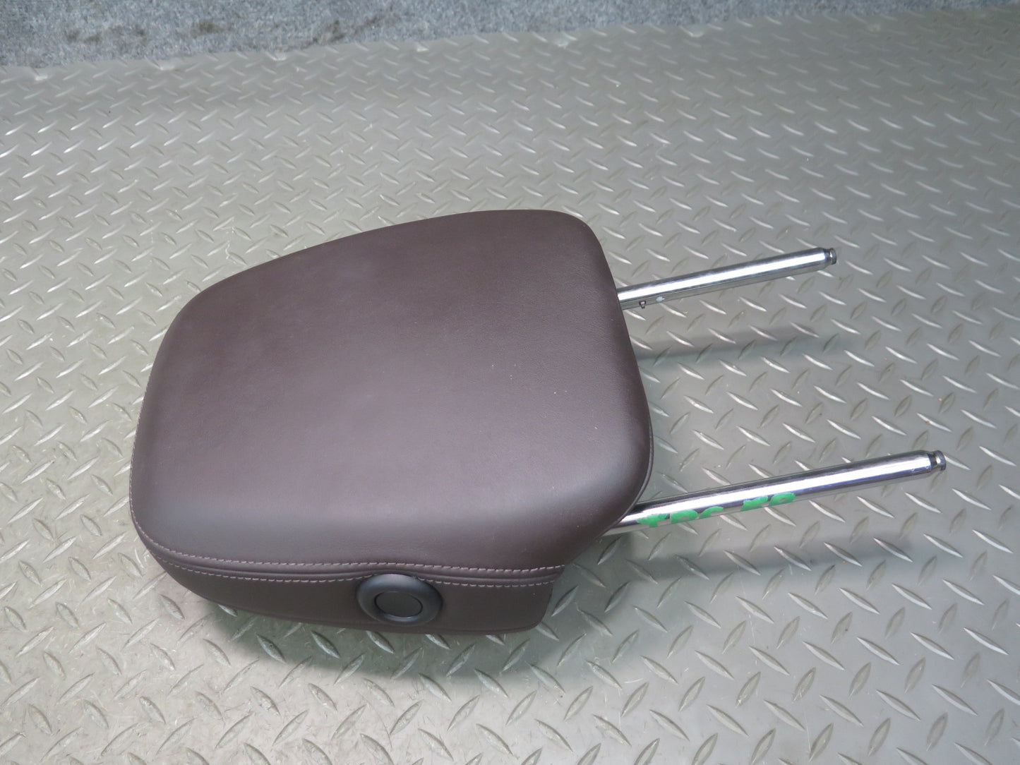 2011-2018 Porsche Cayenne 958 Front Left & Right Side Seat Headrest Set