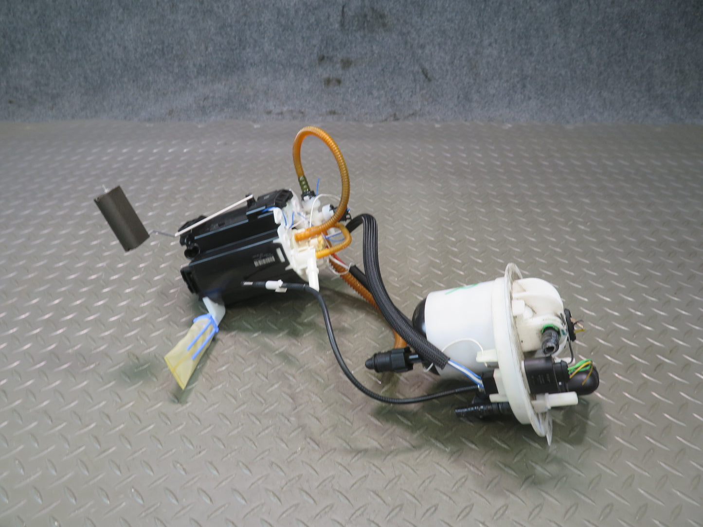 14-17 Range Rover Sport L494 3.0L Fuel Pump Level Sensor Assembly DPLA-9H307-AA