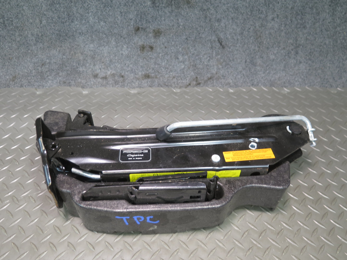 2011-2018 Porsche Cayenne 958 Rear Spare Tire Lift Jack Tool KIT W/ Foam Set