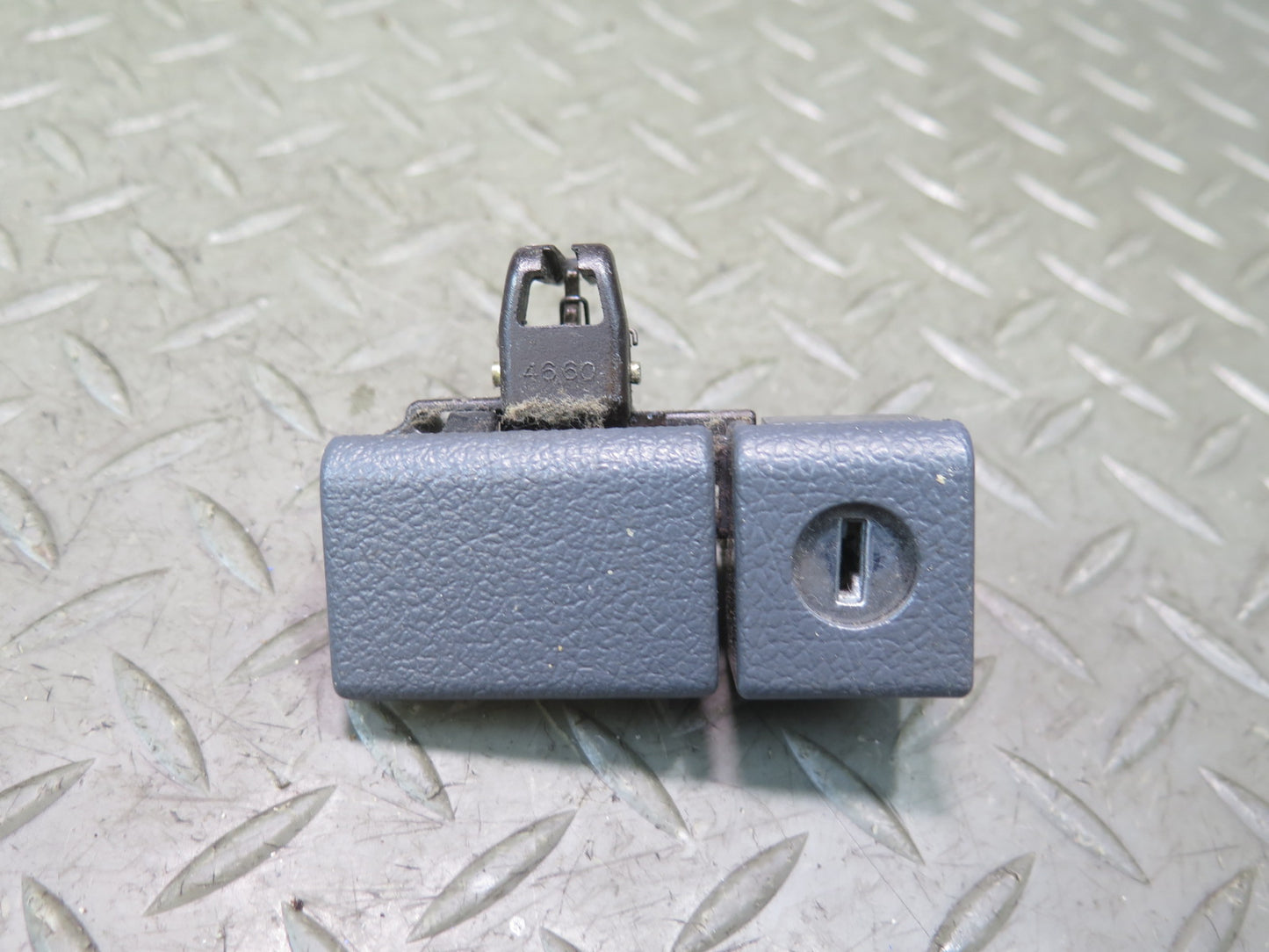 1992 Toyota Land Cruiser FJ80 Steering Column Assembly w Ignition Lock KEY Set