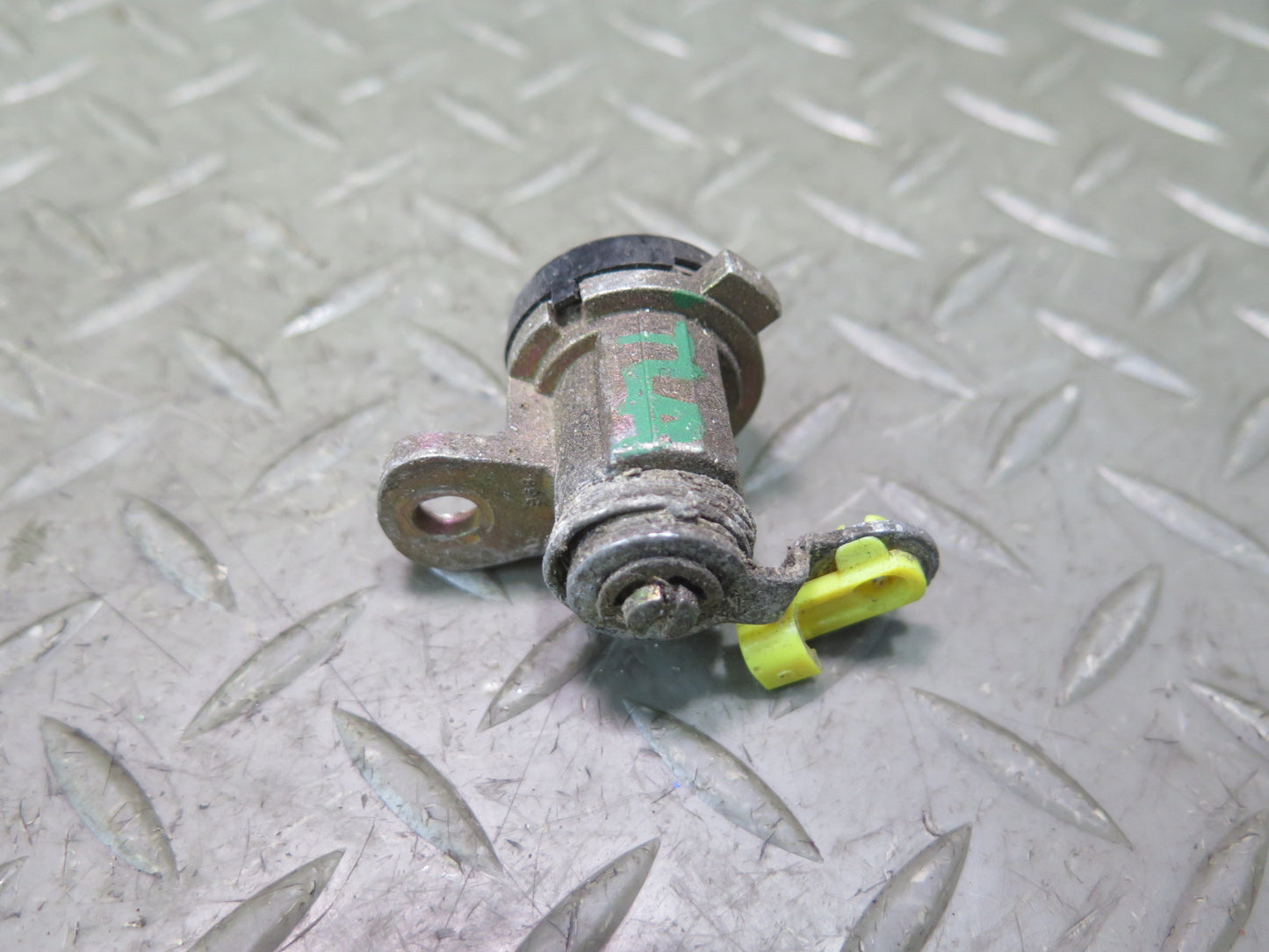 1992 Toyota Land Cruiser FJ80 Steering Column Assembly w Ignition Lock KEY Set