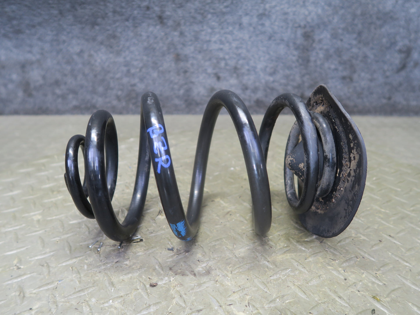 03-08 BMW E85 Z4 Set of 2 Rear Left & Right Suspension Coil Spring 110K OEM