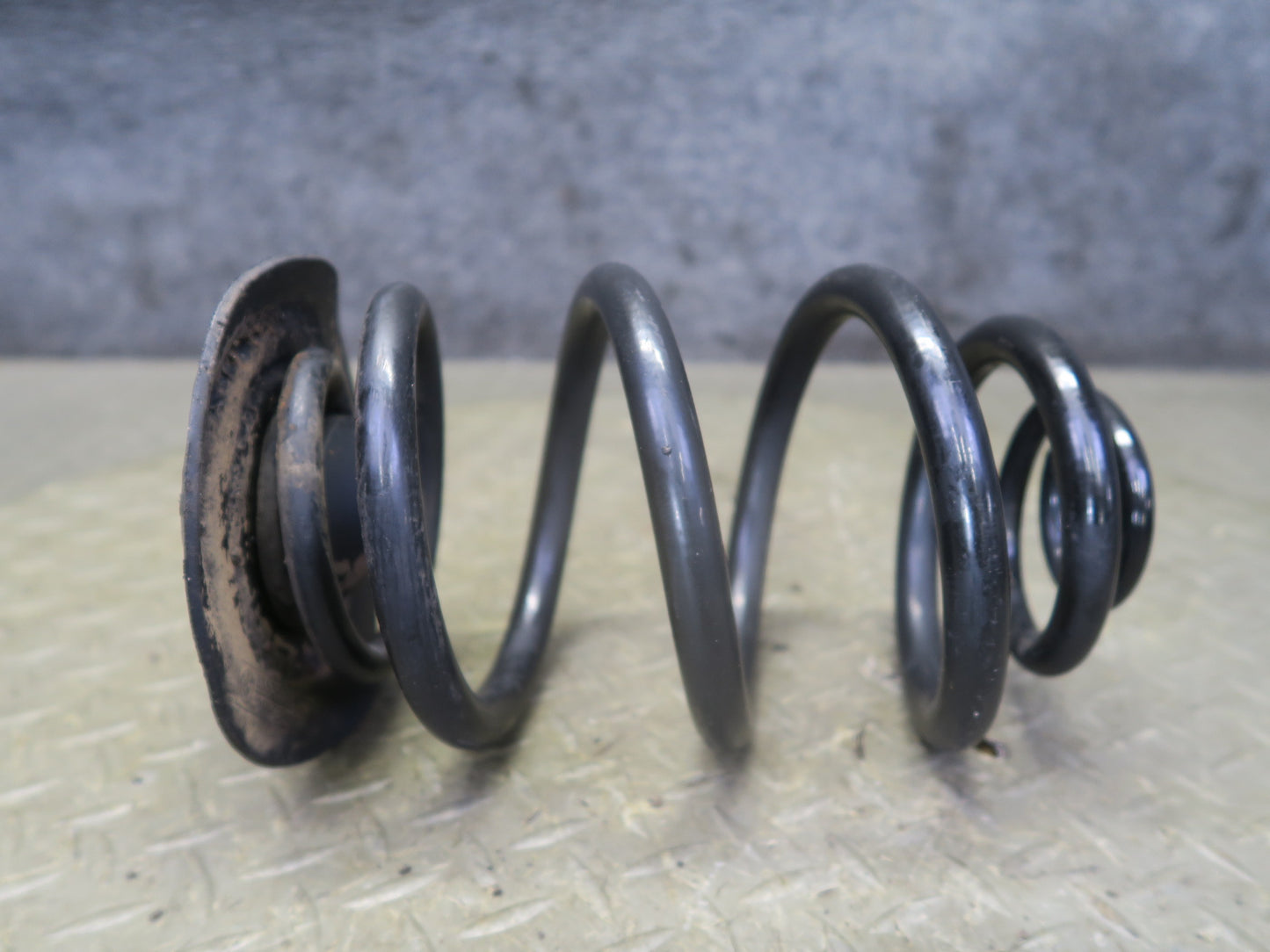 03-08 BMW E85 Z4 Set of 2 Rear Left & Right Suspension Coil Spring 110K OEM