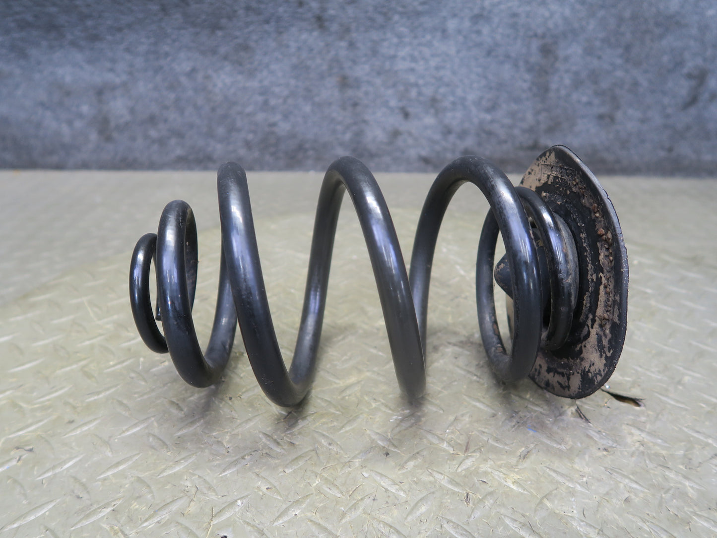 03-08 BMW E85 Z4 Set of 2 Rear Left & Right Suspension Coil Spring 110K OEM