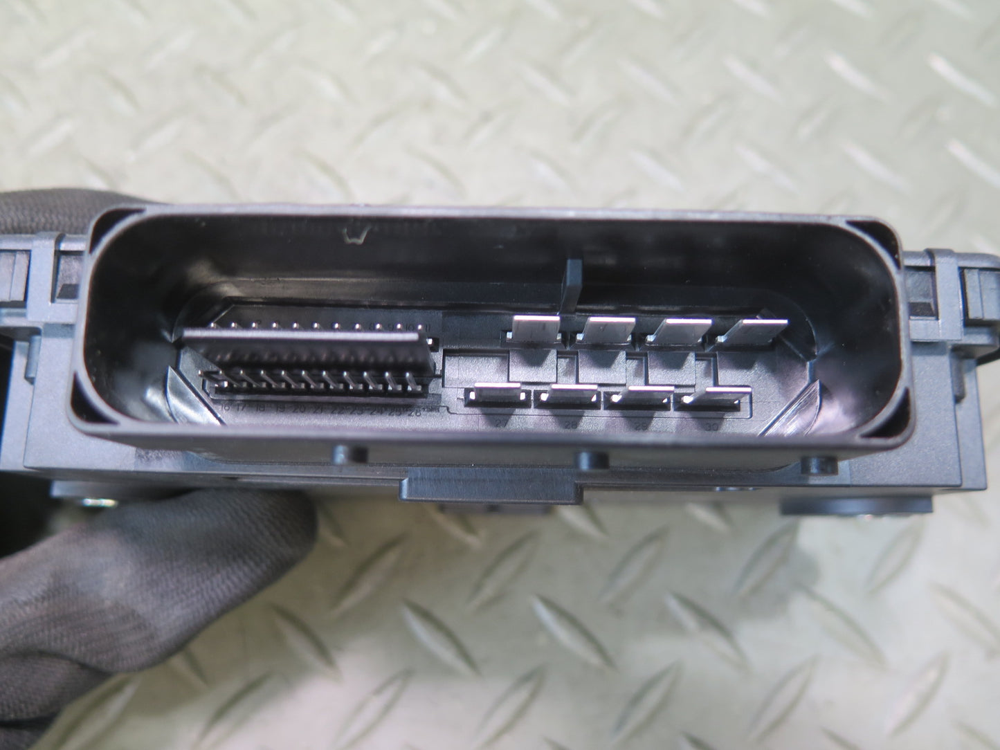 2011-2018 Porsche Cayenne 958 Electric Parking Brake Computer Control Module