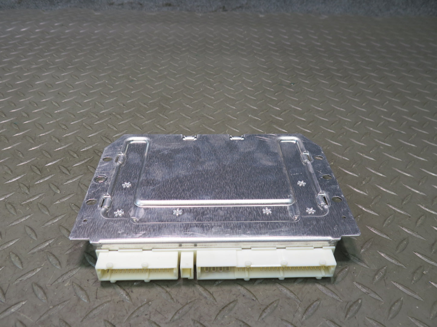 2011-2014 Porsche Cayenne 958 Air Suspension Control Module Unit 7P0907553K