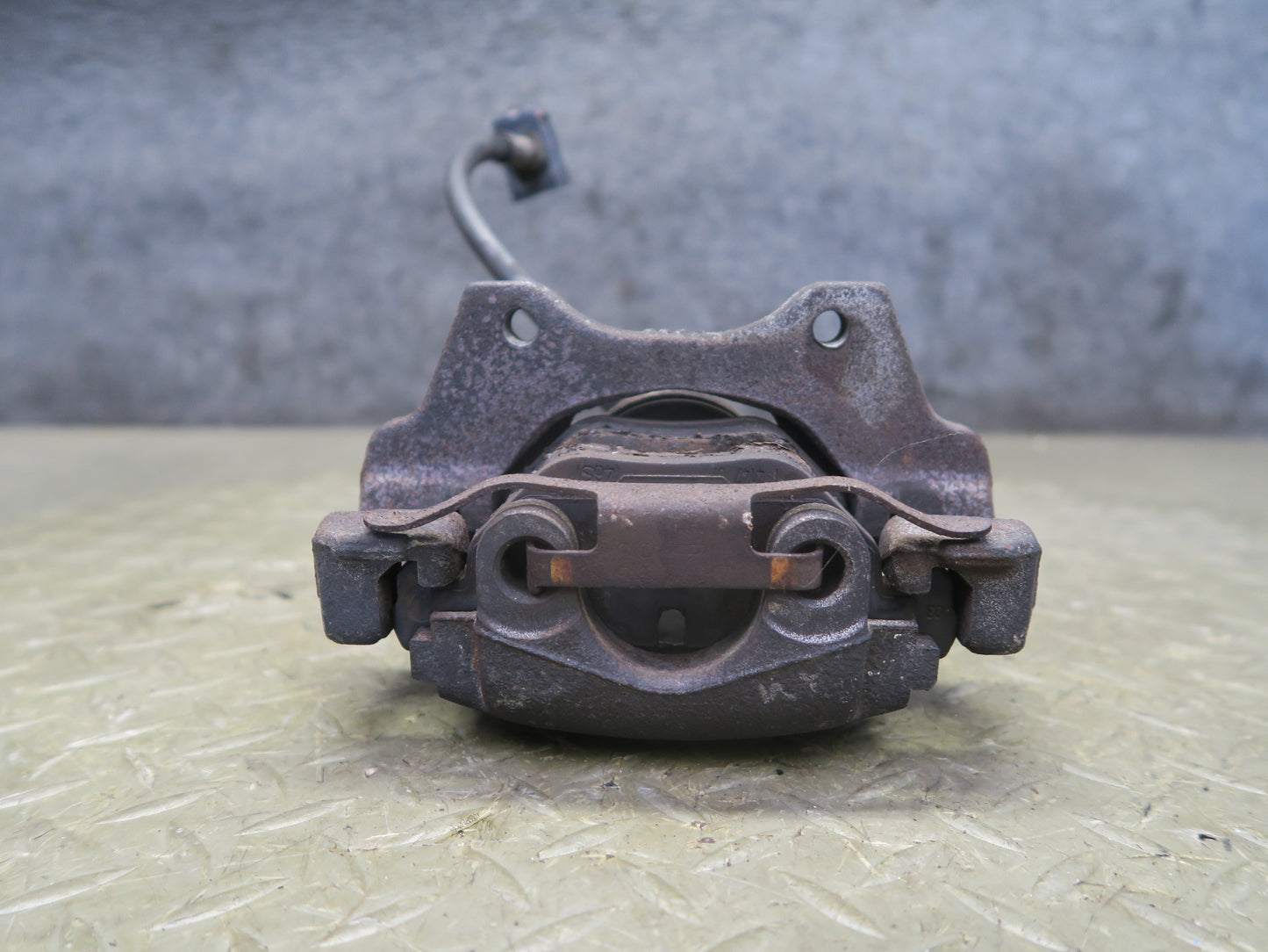03-08 BMW E86 E85 Z4 3.0L RWD Set of 2 Rear Left & Right Brake Caliper OEM