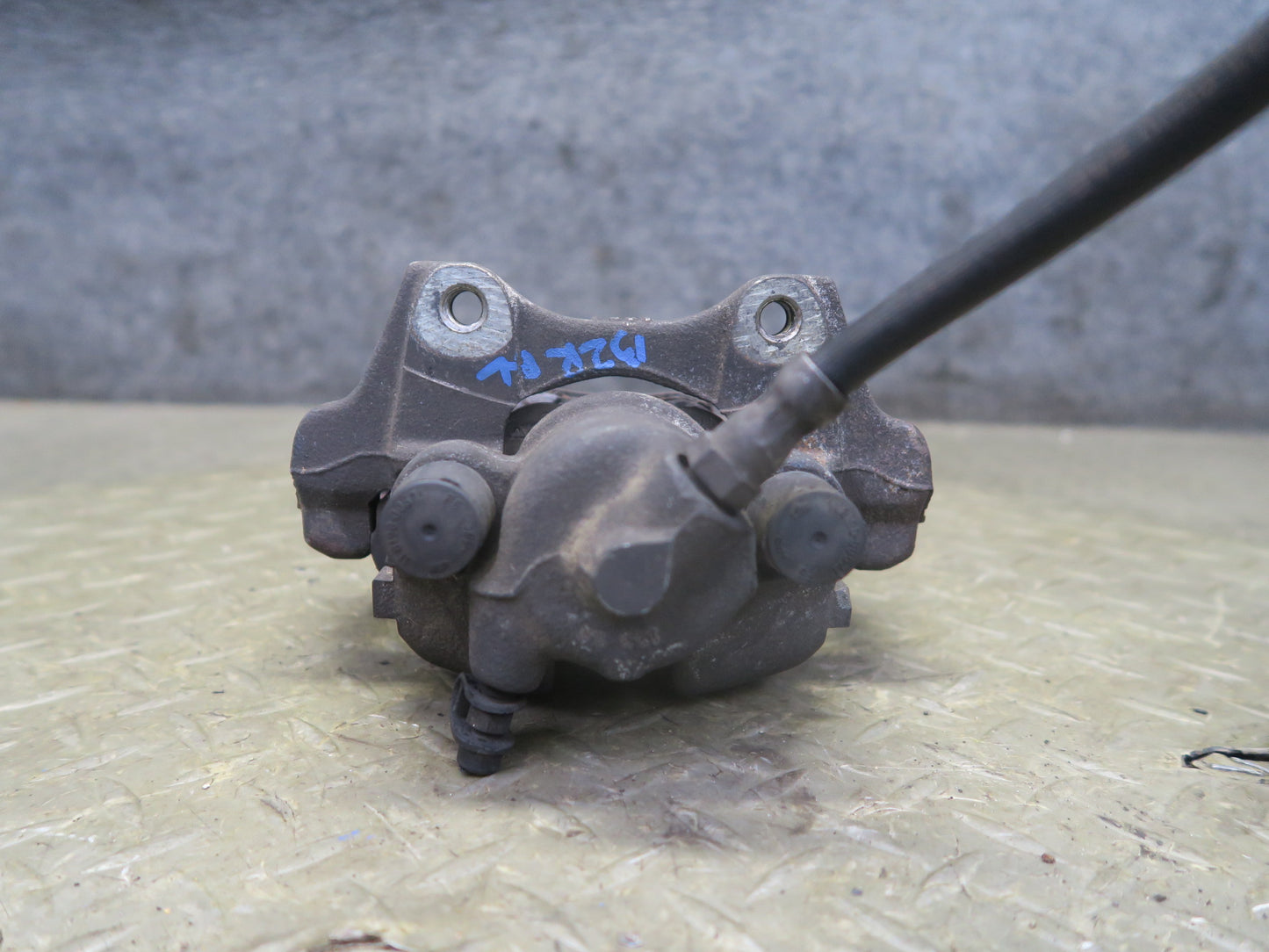 03-08 BMW E86 E85 Z4 3.0L RWD Set of 2 Rear Left & Right Brake Caliper OEM