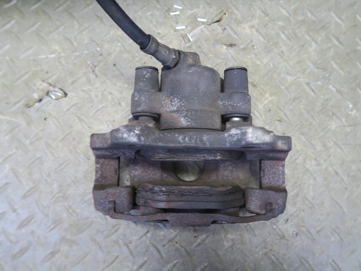 03-08 BMW E86 E85 Z4 3.0L RWD Set of 2 Rear Left & Right Brake Caliper OEM