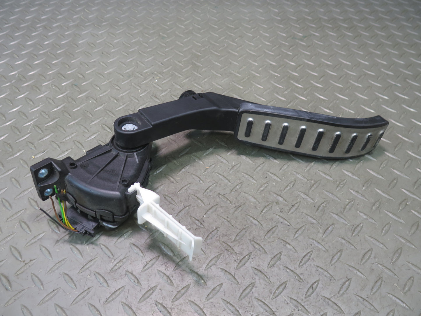 2011-2018 Porsche Cayenne 958 Gas Acceleration Pedal Sensor 7L0723507D