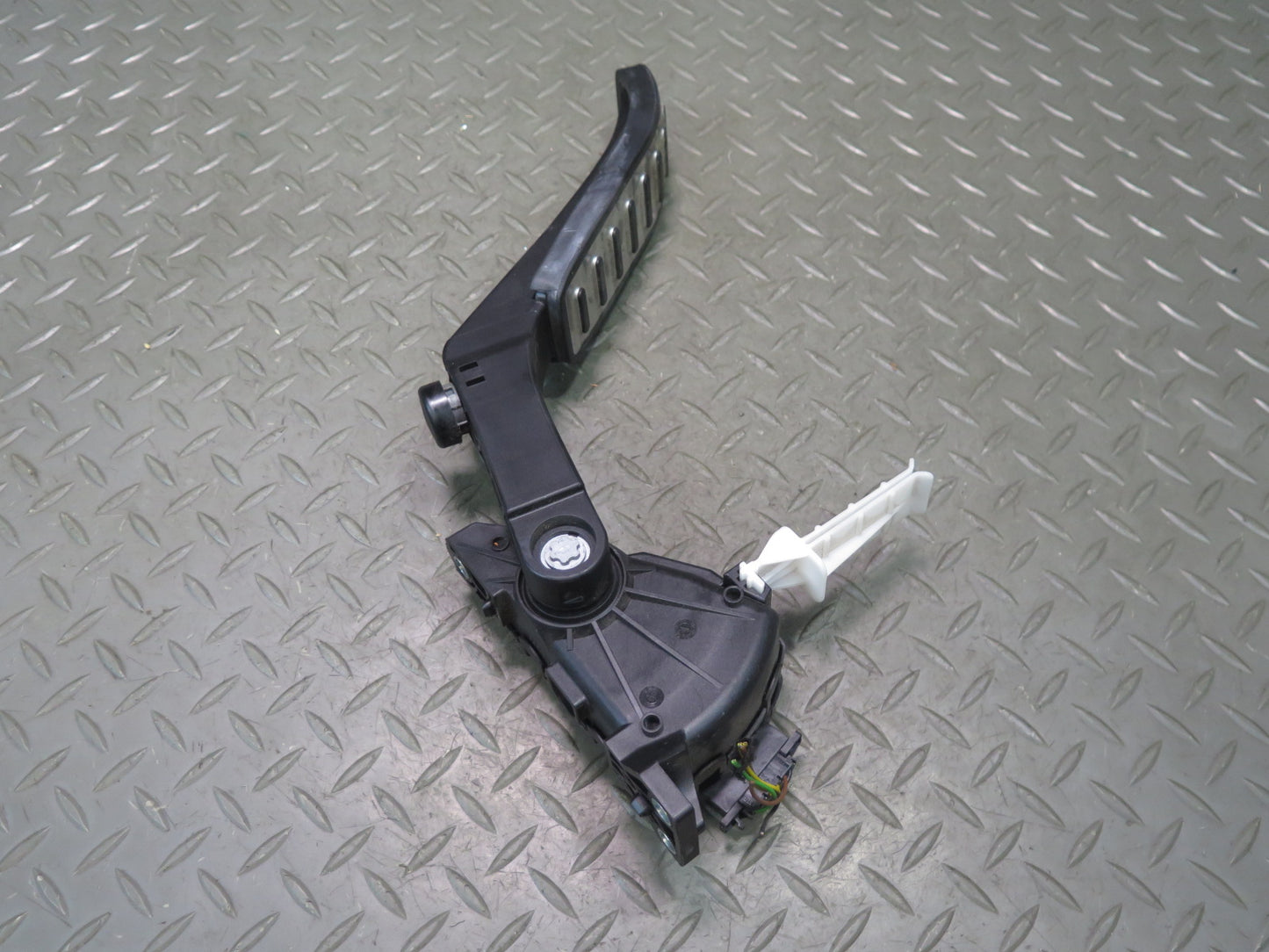 2011-2018 Porsche Cayenne 958 Gas Acceleration Pedal Sensor 7L0723507D