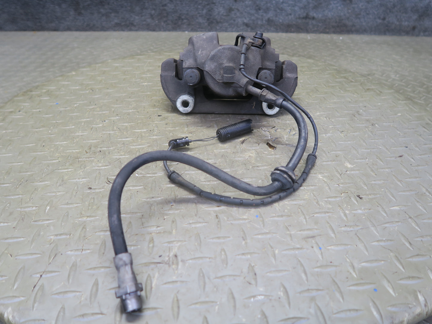 03-05 BMW E85 Z4 RWD Set of 2 Front Left & Right Brake Caliper 110K Miles OEM
