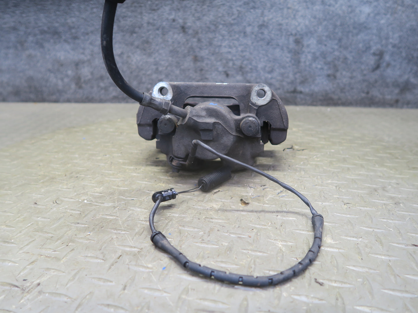 03-05 BMW E85 Z4 RWD Set of 2 Front Left & Right Brake Caliper 110K Miles OEM