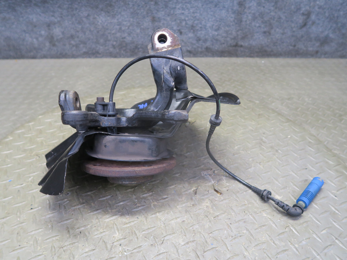 03-08 BMW E85 Z4 RWD Front Right Spindle Knuckle Wheel Hub Bearing 110K OEM