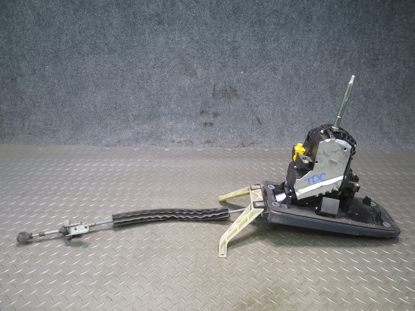 2011-2018 Porsche Cayenne 958 Automatic Transmission Floor Gear Shifter w Cable