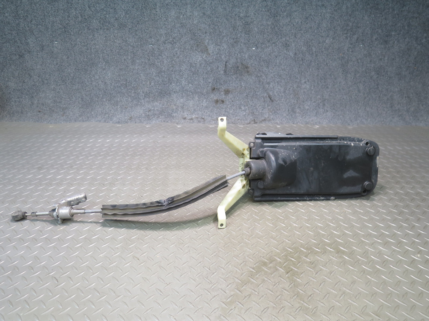 2011-2018 Porsche Cayenne 958 Automatic Transmission Floor Gear Shifter w Cable