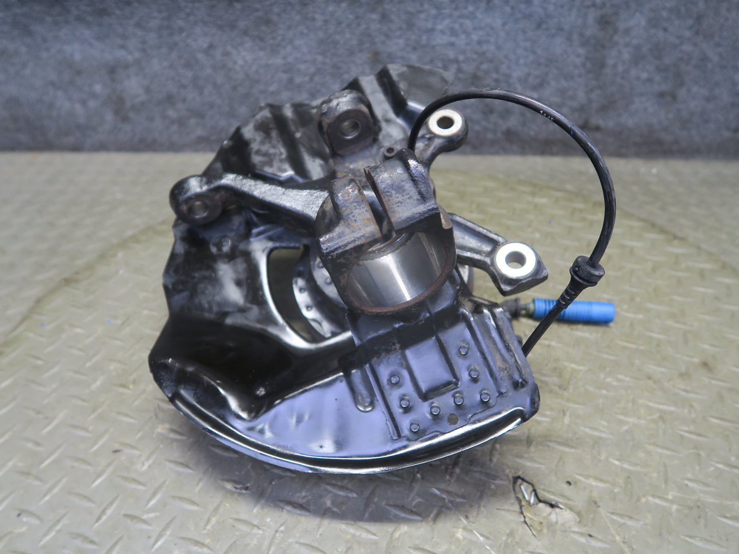 03-08 BMW E85 Z4 RWD Front Left Spindle Knuckle Wheel Hub Bearing 110K Miles OEM