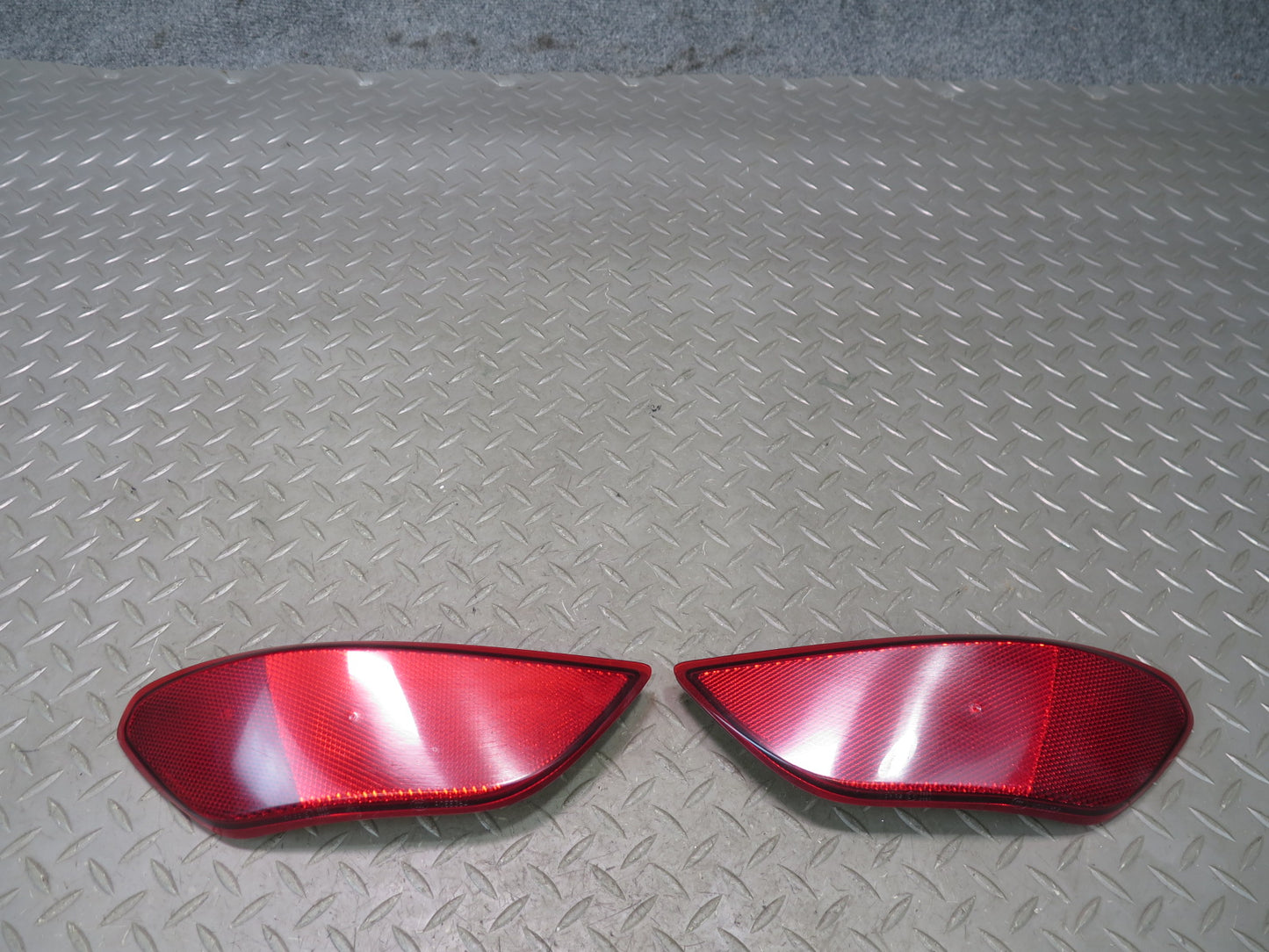 2011-2014 Porsche Cayenne 958 Rear Bumper Right & Left Side Trim Reflector Set