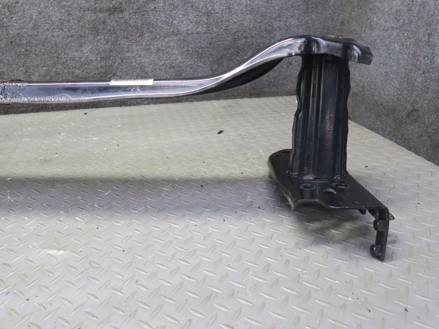 2011-2018 Porsche Cayenne 958 Front Bumper Impact Reinforcement Bar 7P0807109C