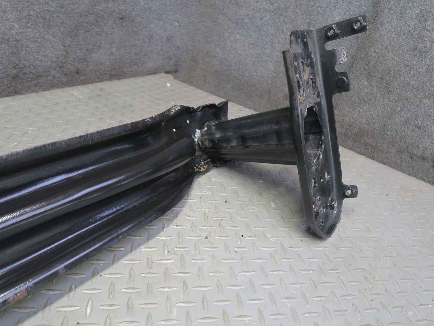 2011-2018 Porsche Cayenne 958 Front Bumper Impact Reinforcement Bar 7P0807109C