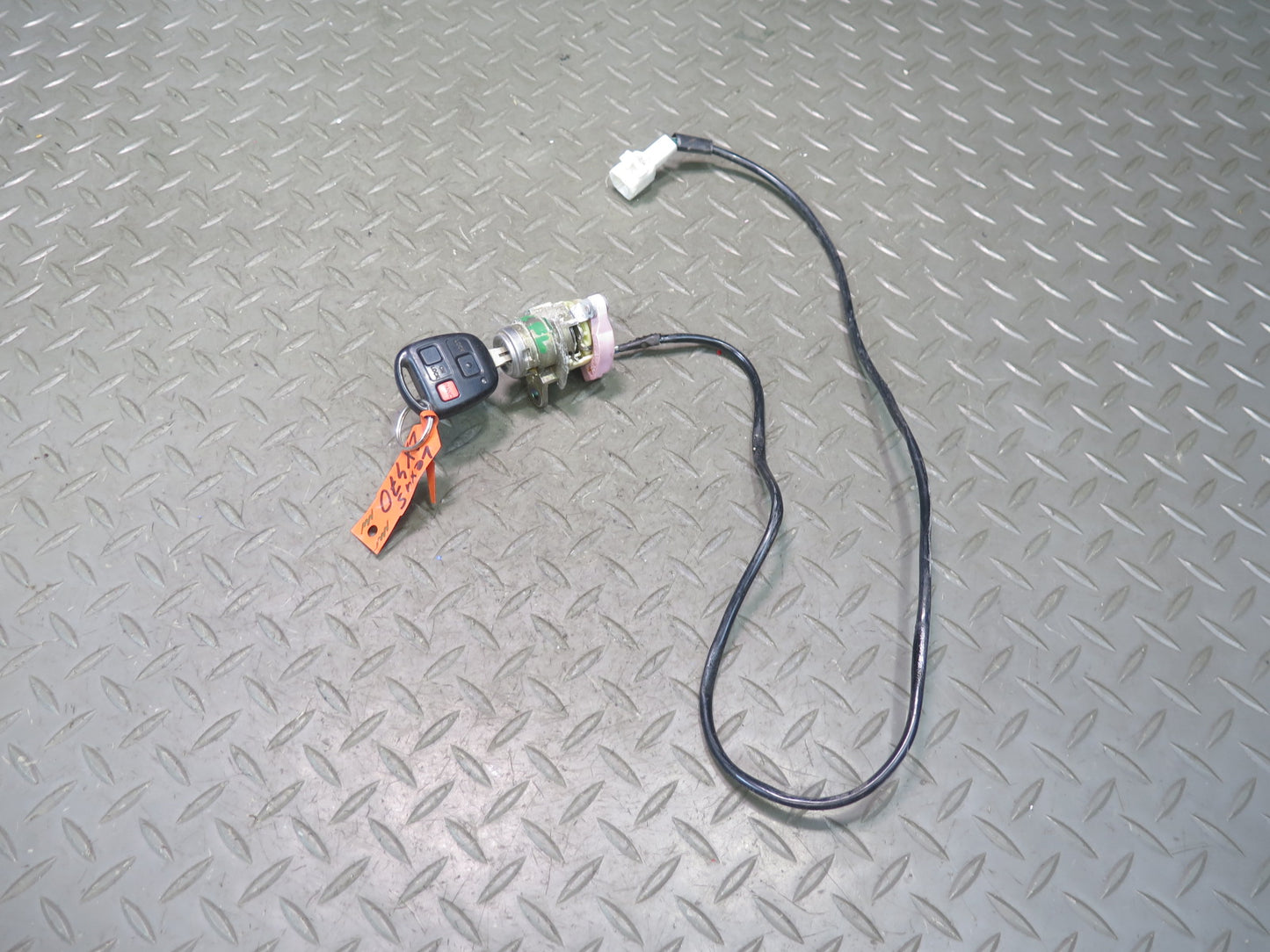 00-01 Lexus LX470 ECU Theft Module Computer Door Lock Ignition Cylinder KEY Set