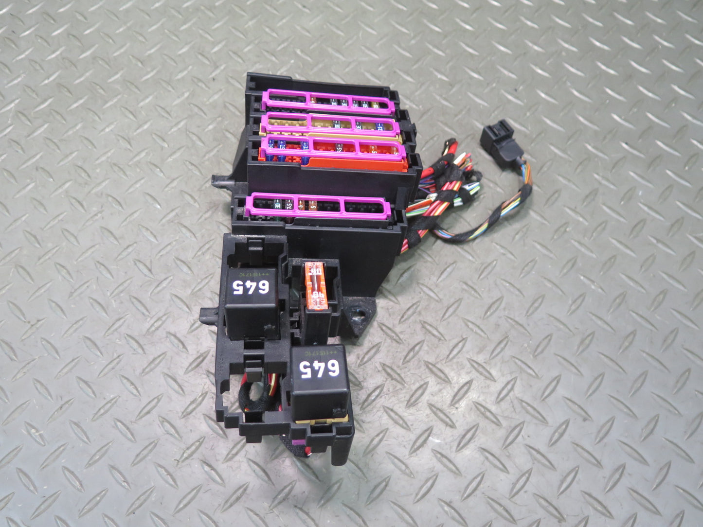 08-17 Audi B8 A5 S5 Rear Trunk Fuse Relay Box Module OEM