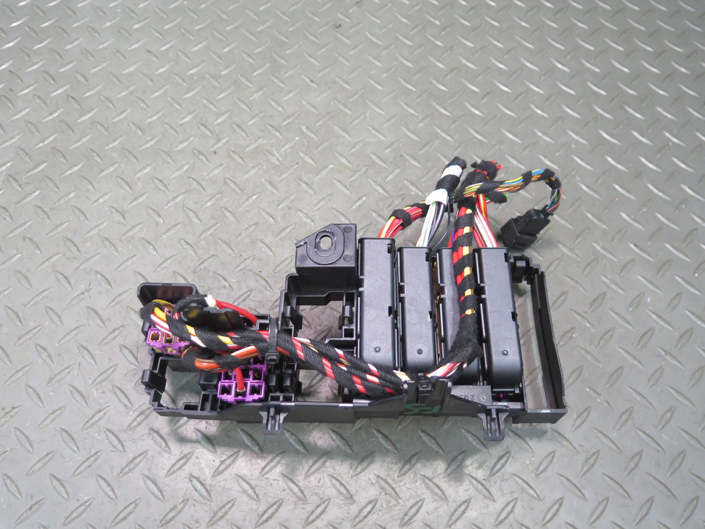 08-17 Audi B8 A5 S5 Rear Trunk Fuse Relay Box Module OEM