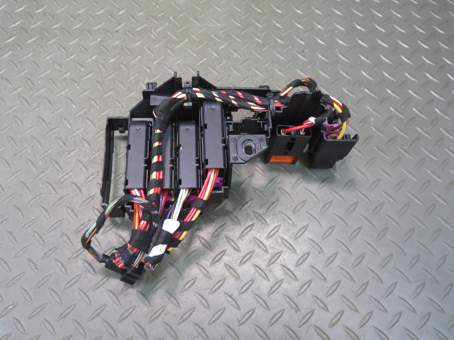 08-17 Audi B8 A5 S5 Rear Trunk Fuse Relay Box Module OEM
