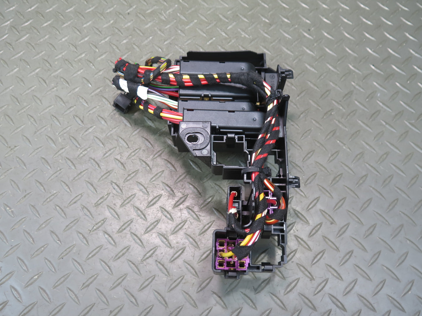 08-17 Audi B8 A5 S5 Rear Trunk Fuse Relay Box Module OEM