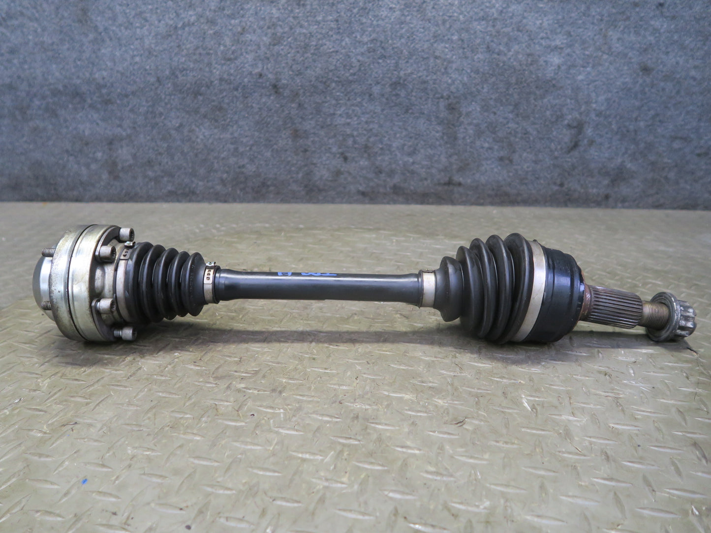 2011-2018 Porsche Cayenne 958 Front Left or Right Suspension Axle Shaft