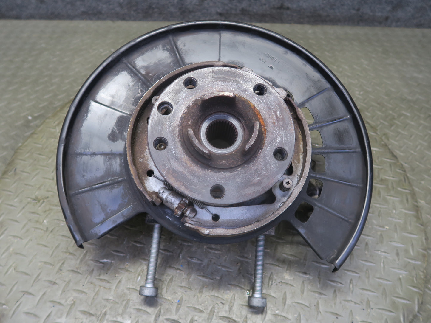 2011-2018 Porsche Cayenne 958 AWD Rear Right Spindle Knuckle Wheel Hub Bearing