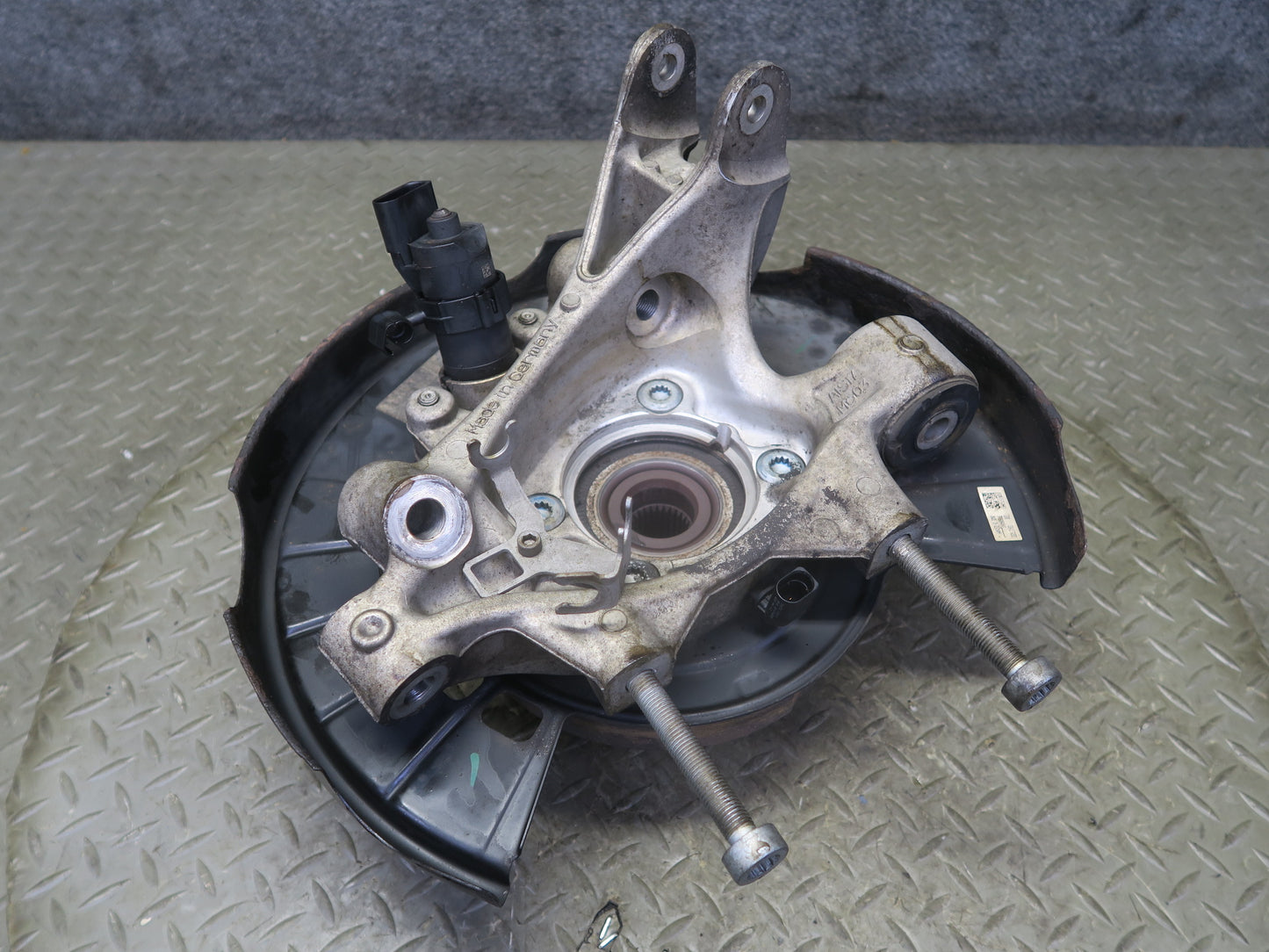 2011-2018 Porsche Cayenne 958 AWD Rear Right Spindle Knuckle Wheel Hub Bearing