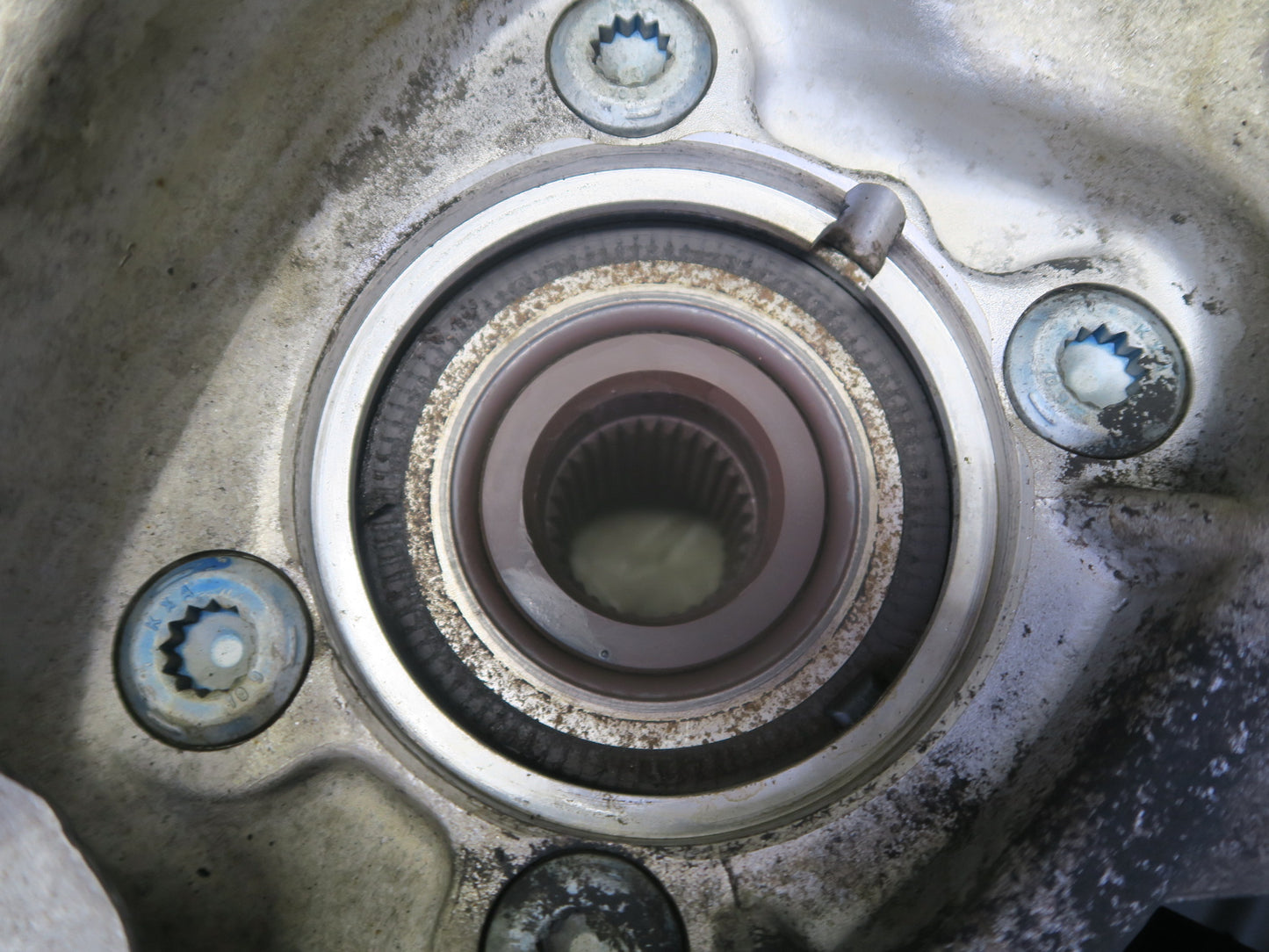 2011-2018 Porsche Cayenne 958 AWD Rear Right Spindle Knuckle Wheel Hub Bearing