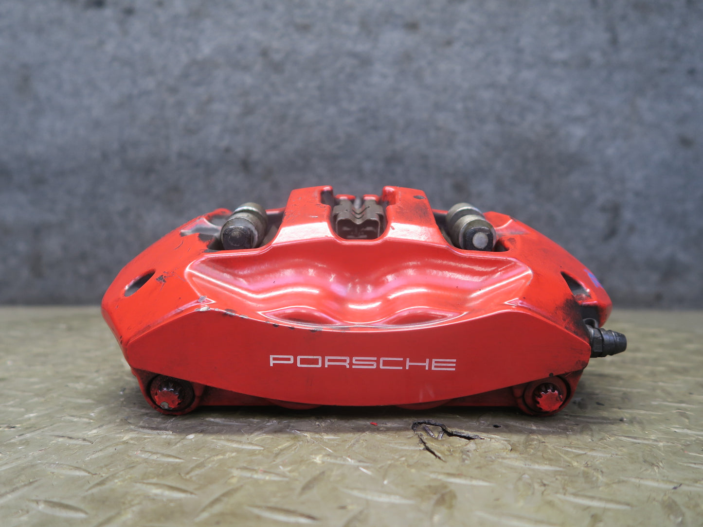 2011-2018 Porsche Cayenne 958 4.8L AWD 19" Rear Brembo Brake Caliper Set of 2