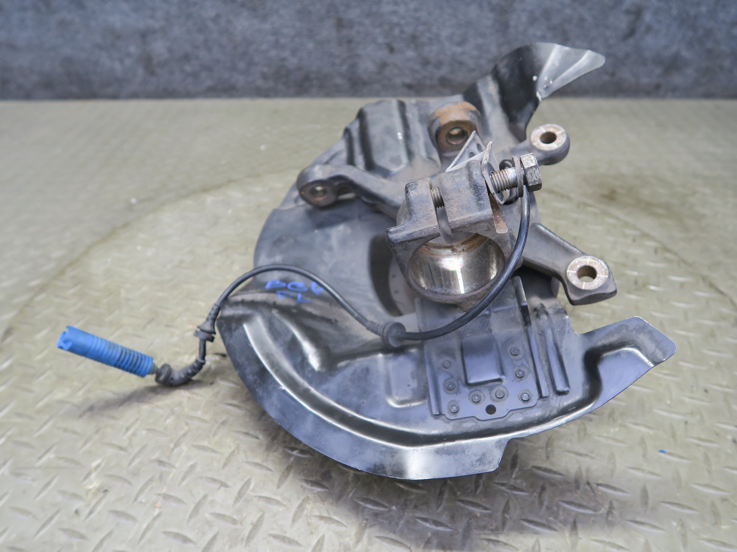 06-08 BMW E85 Z4 3.0Si N52 RWD Front Left Spindle Knuckle Wheel Hub Bearing OEM
