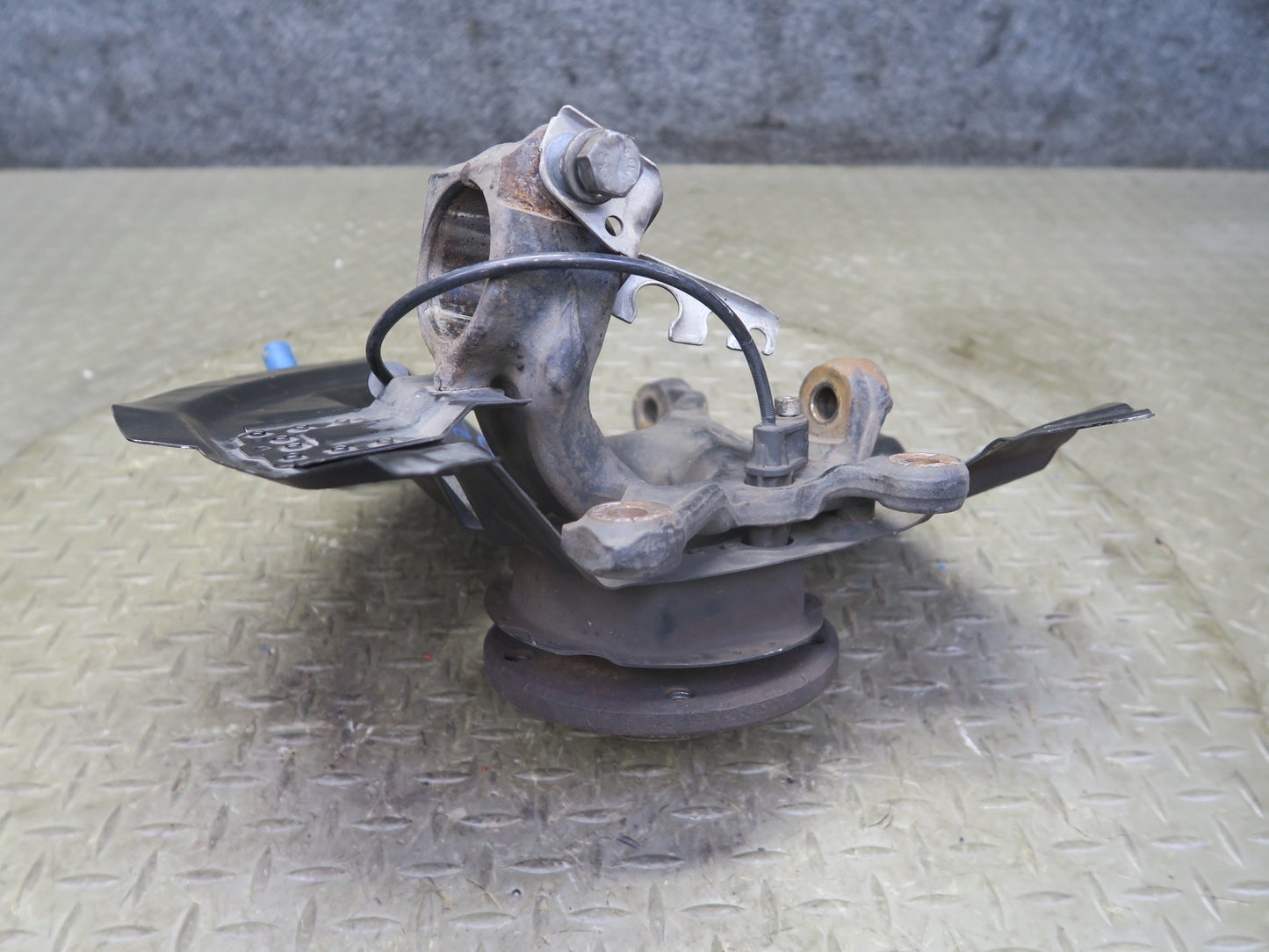 06-08 BMW E85 Z4 3.0Si N52 RWD Front Left Spindle Knuckle Wheel Hub Bearing OEM