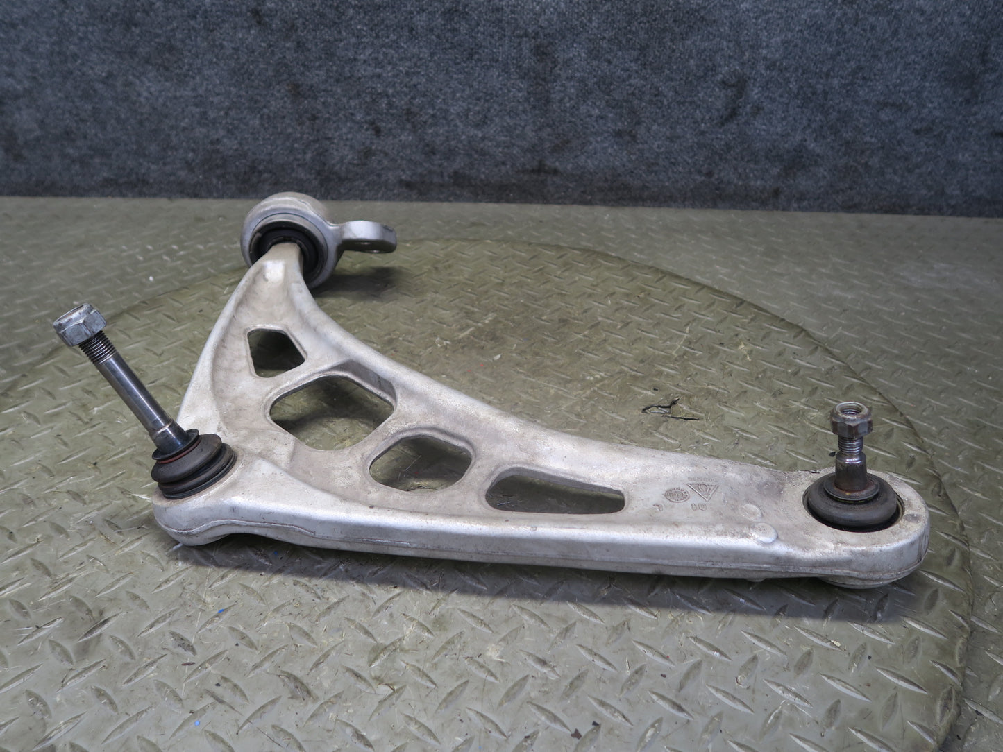 03-08 BMW E85 Z4 Set of 2 Front Left Right Lower Control Arm Lemforder