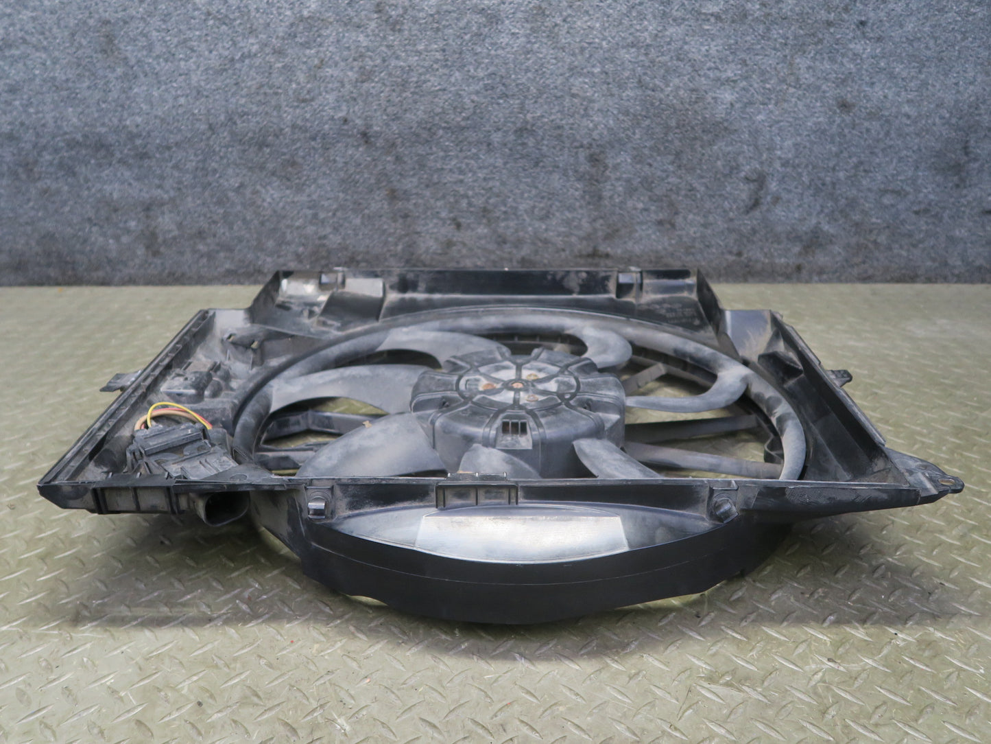 07-13 BMW E90 E92 E93 335i N54 N55 Engine Cooling Fan Motor Shroud 129K Mile OEM