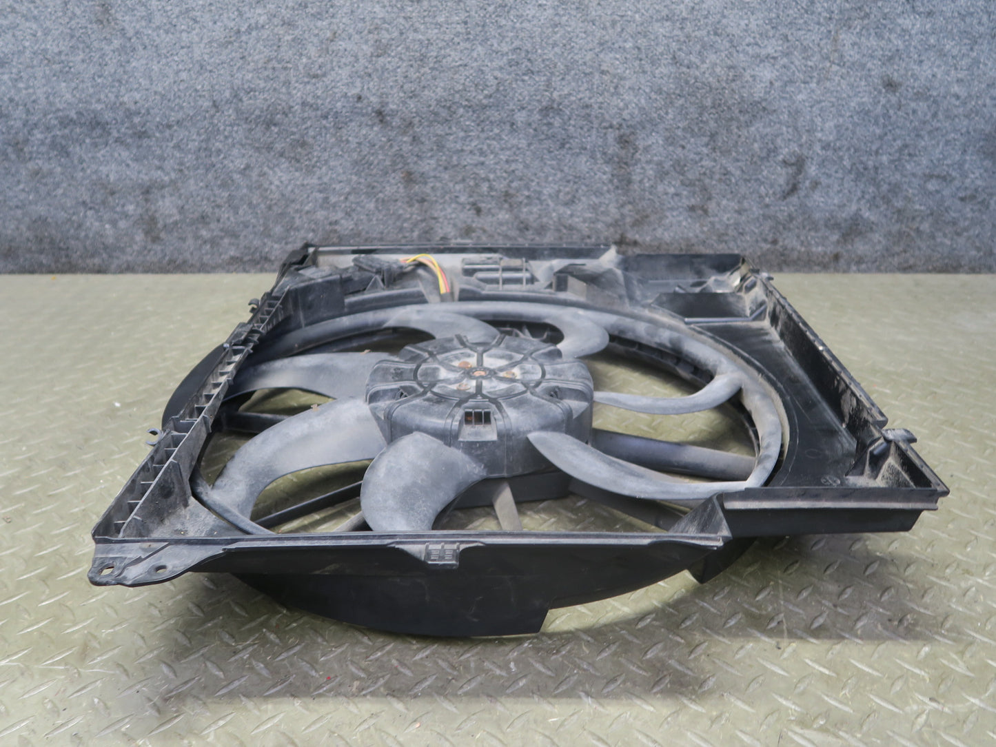 07-13 BMW E90 E92 E93 335i N54 N55 Engine Cooling Fan Motor Shroud 129K Mile OEM
