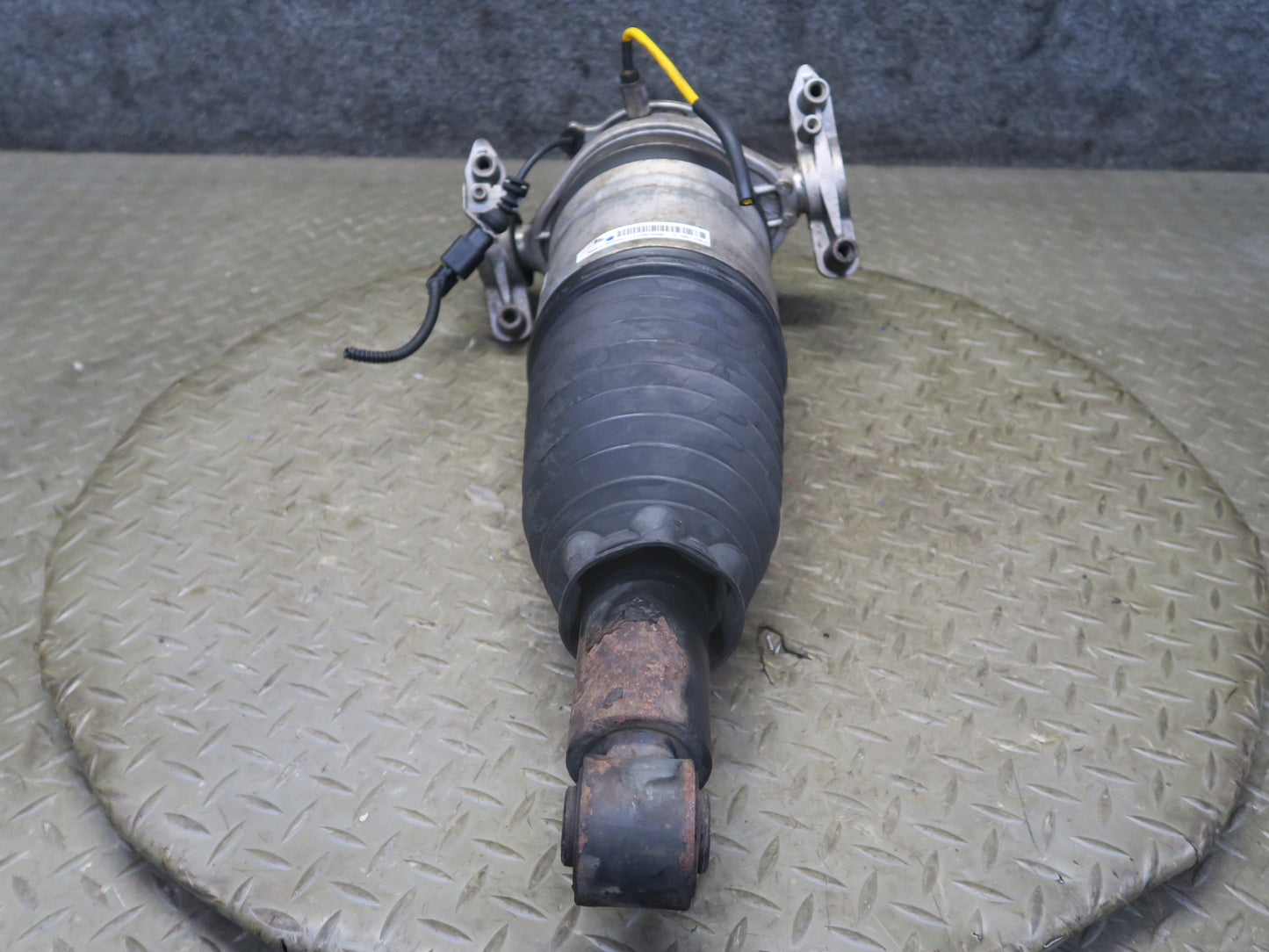 2011-2014 Porsche Cayenne 958 AWD Rear Right Air Spring Strut Shock Absorber