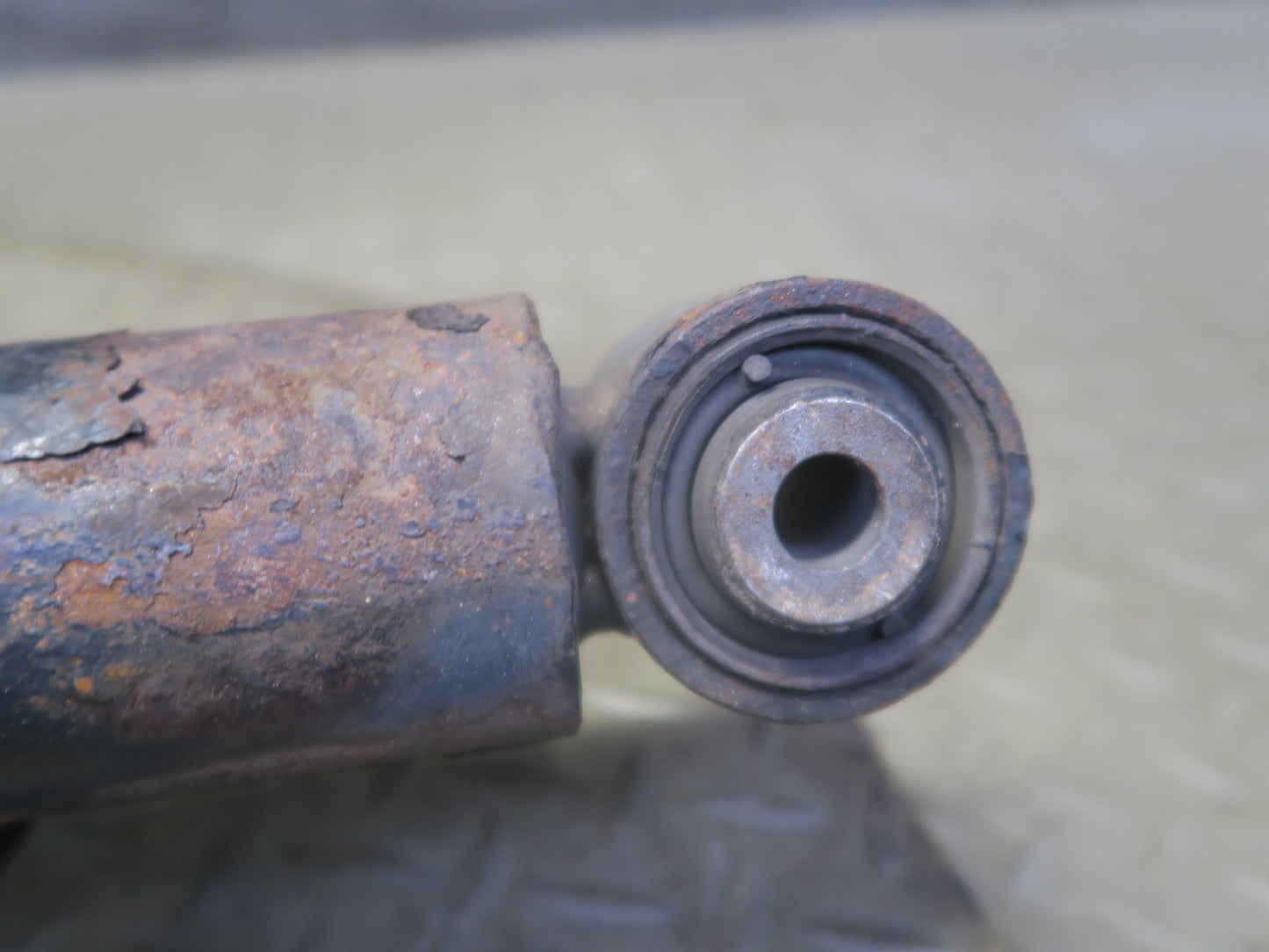 2011-2014 Porsche Cayenne 958 AWD Rear Right Air Spring Strut Shock Absorber