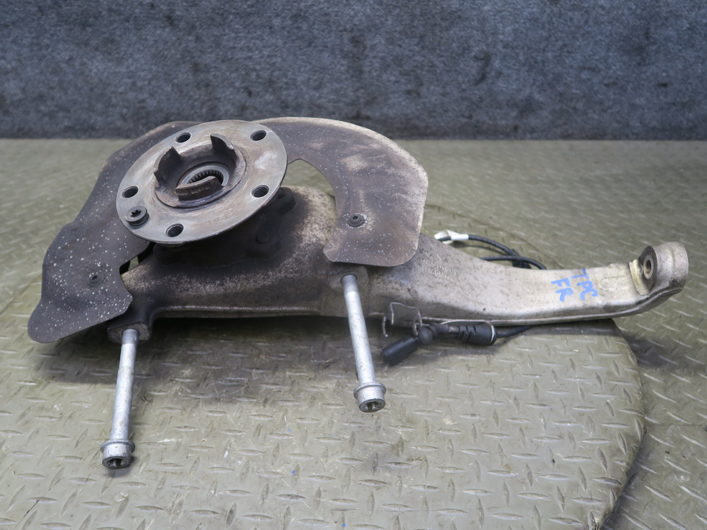 2011-2018 Porsche Cayenne 958 AWD Front Right Spindle Knuckle Wheel Hub Bearing