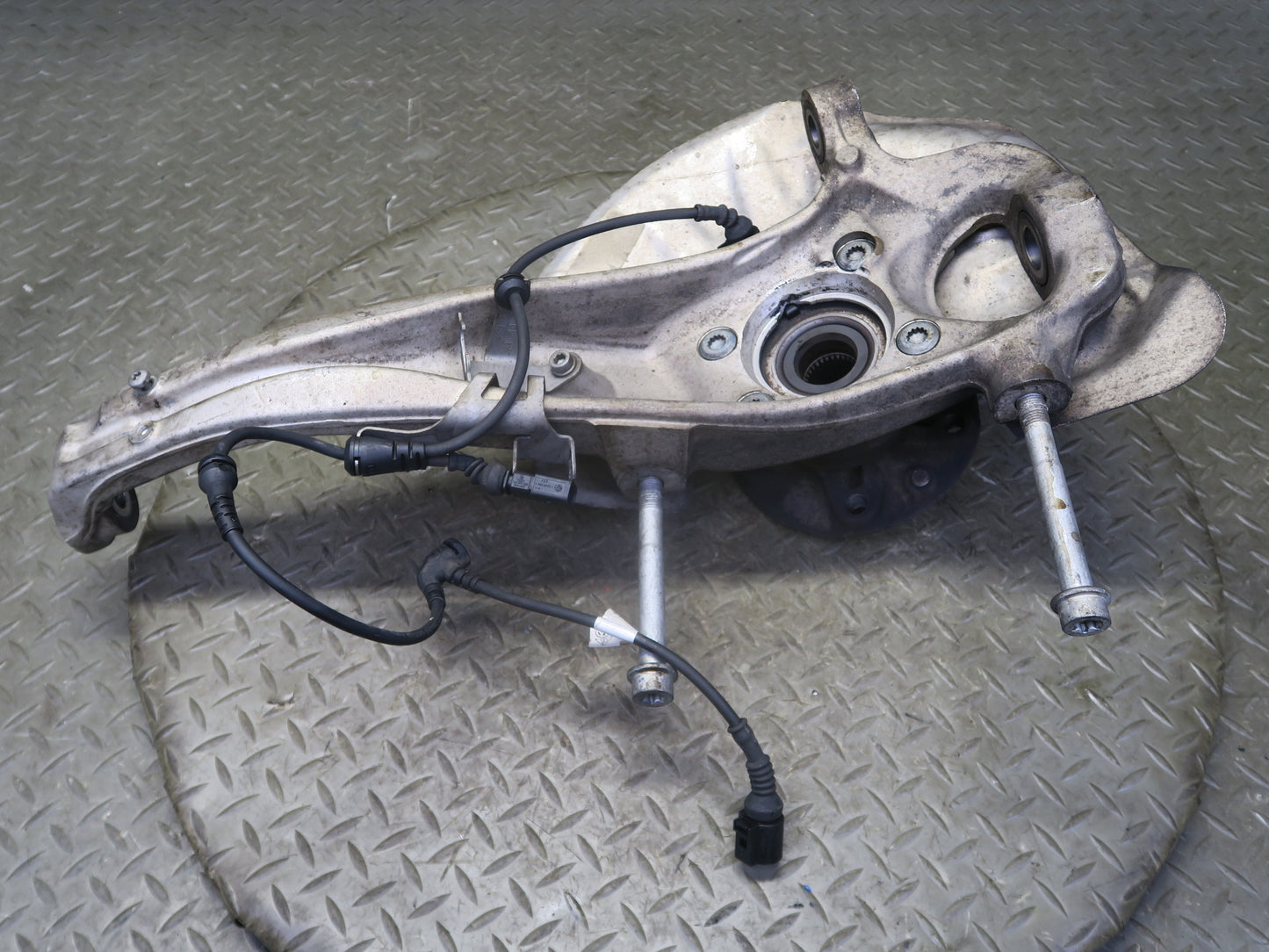 2011-2018 Porsche Cayenne 958 AWD Front Right Spindle Knuckle Wheel Hub Bearing