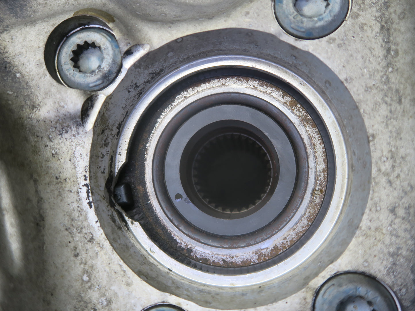 2011-2018 Porsche Cayenne 958 AWD Front Right Spindle Knuckle Wheel Hub Bearing