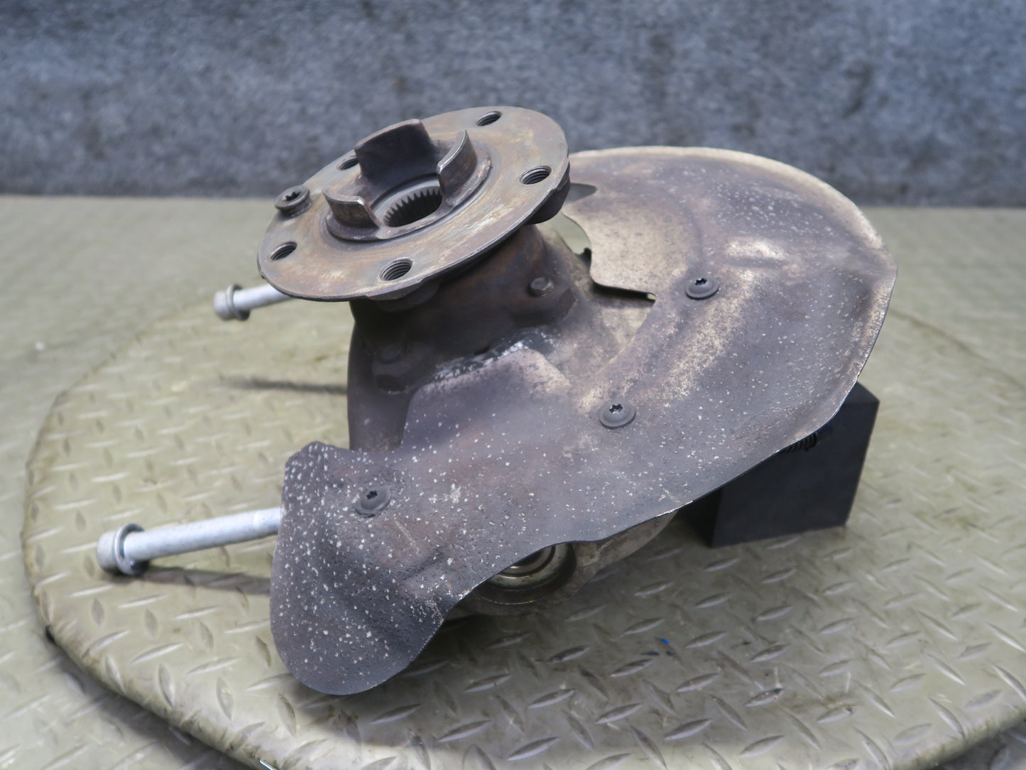 2011-2018 Porsche Cayenne 958 AWD Front Left Spindle Knuckle Wheel Hub Bearing