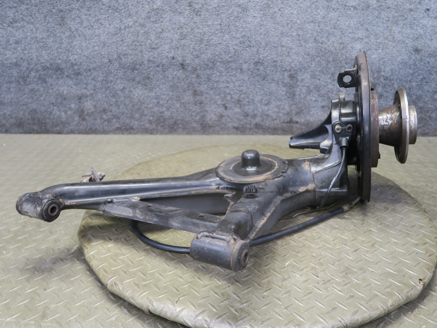 97-02 BMW E36/7 Z3 Rear Left Spindle Knuckle Wheel Hub Trailing Arm 107K OEM