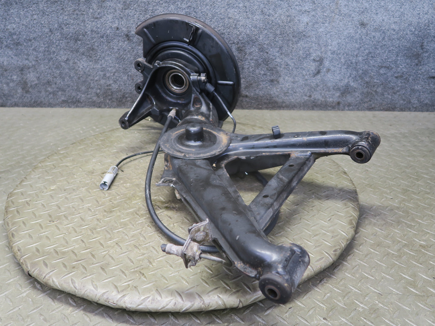 97-02 BMW E36/7 Z3 Rear Left Spindle Knuckle Wheel Hub Trailing Arm 107K OEM