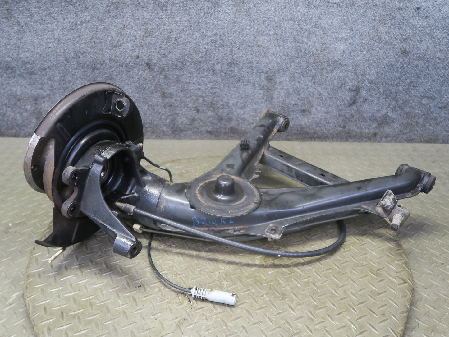 97-02 BMW E36/7 Z3 Rear Left Spindle Knuckle Wheel Hub Trailing Arm 107K OEM
