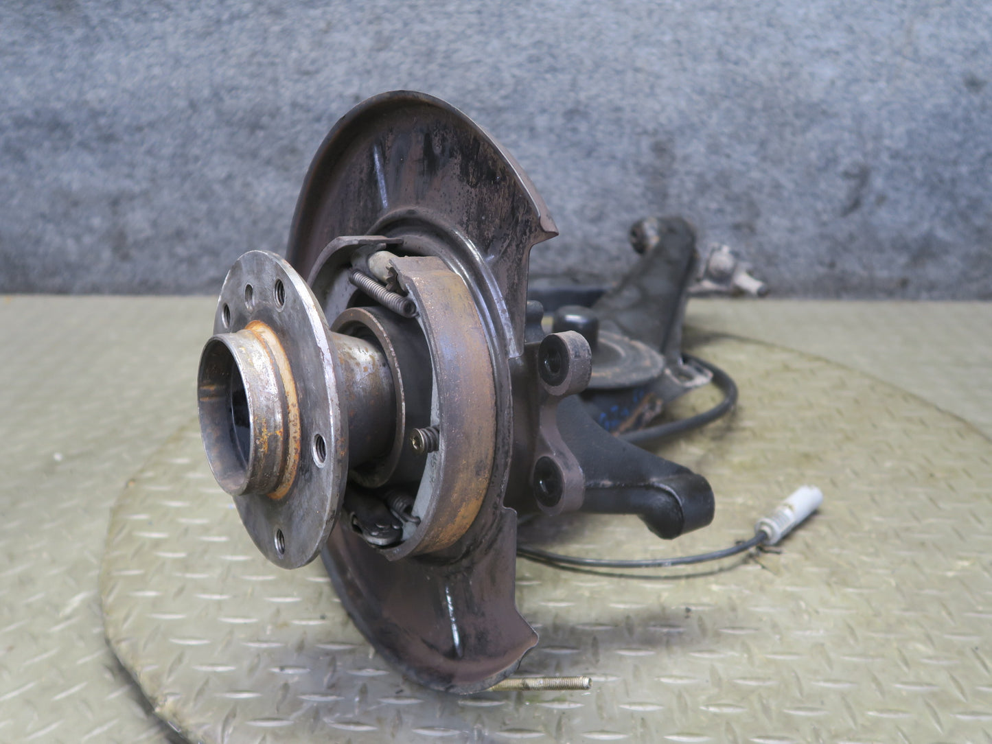 97-02 BMW E36/7 Z3 Rear Left Spindle Knuckle Wheel Hub Trailing Arm 107K OEM