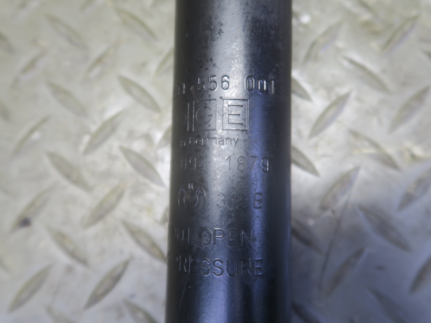 96-02 BMW E36/7 Z3 Roadster Set of 2 Rear Left & Right Strut Shock Absorber OEM